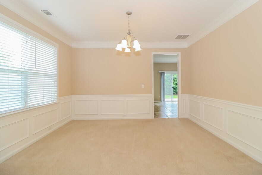 Building Photo - 5080 Fieldstone View Cir