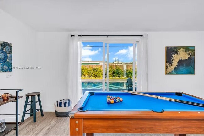 Building Photo - 9134 Reed Dr