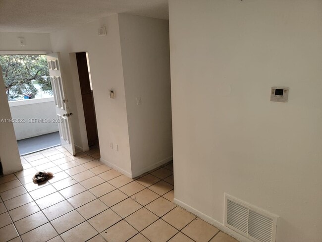 Building Photo - 17255 SW 95th Ave