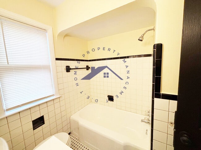 Building Photo - 15100 Whitcomb St