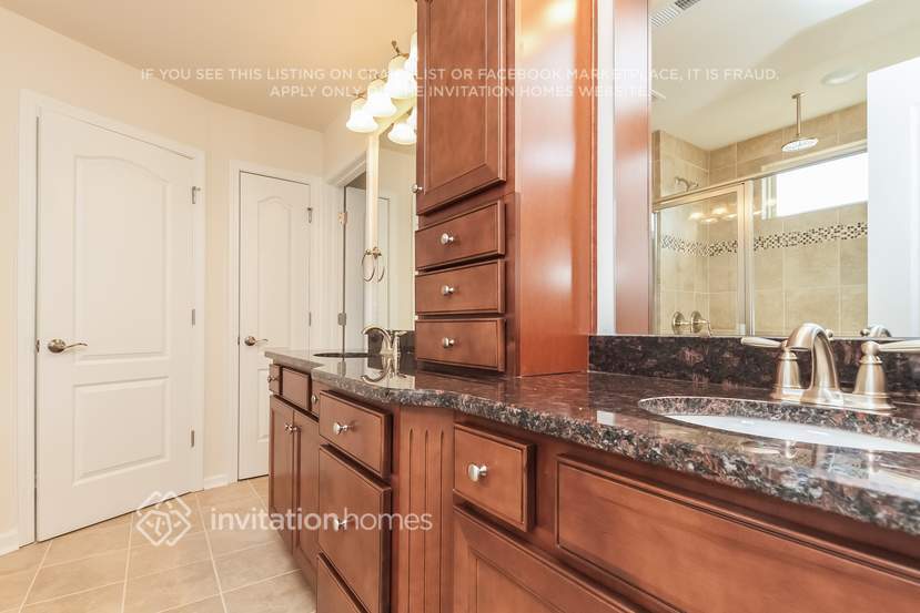 Building Photo - 12828 Stella Belle Dr