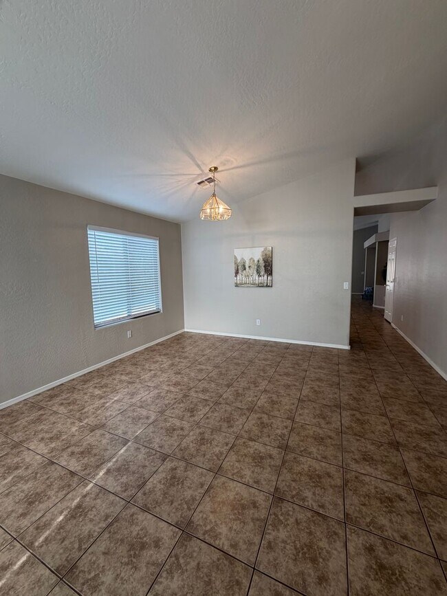 Building Photo - 4 Bedroom on Large Lot in Queen Creek