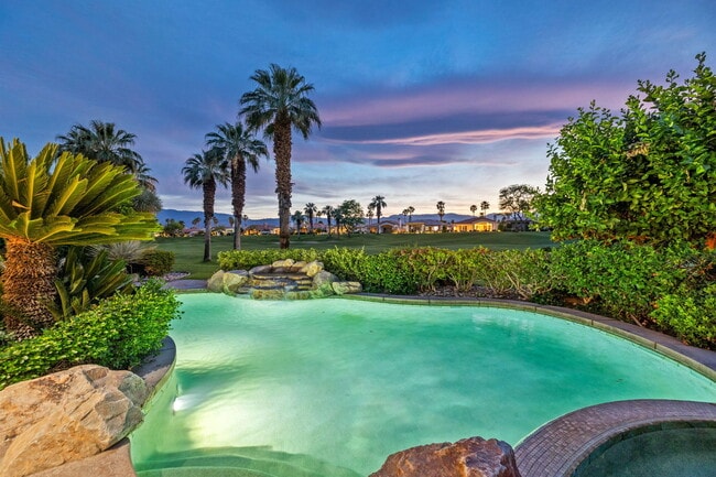 Building Photo - 727 Arrowhead Dr