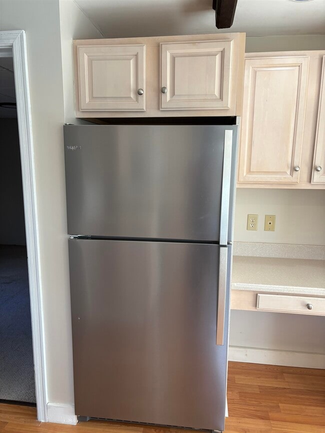 Building Photo - 290 Glen Ledge Rd