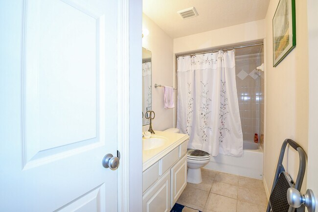 Building Photo - 7608 Janak Dr