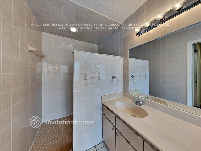 Building Photo - 147 Heron Pkwy