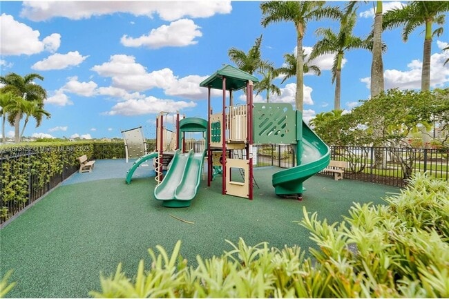 Building Photo - 1500 SW 171st Terrace