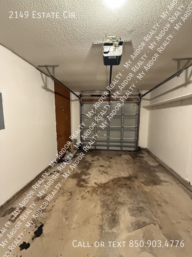 Building Photo - 2149 Estate Cir