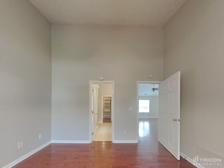 Building Photo - 223 Overlook Ct