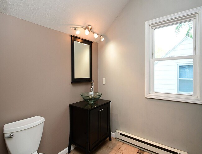Building Photo - Elmwood Park Charmer