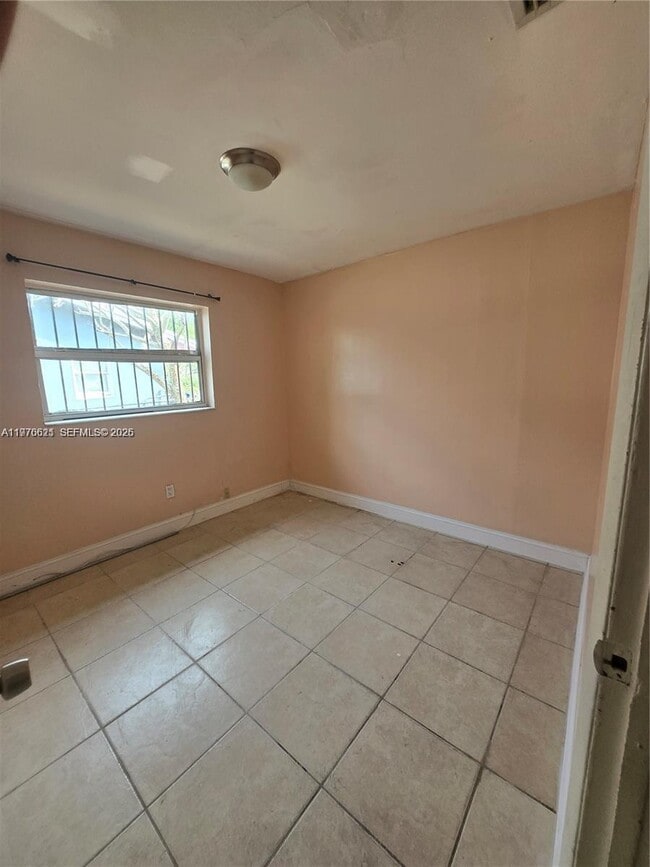 Building Photo - 2111 NW 26th Ave