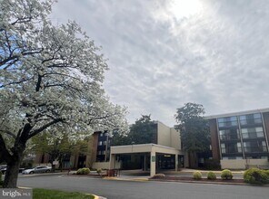 Building Photo - 2921 N Leisure World Blvd