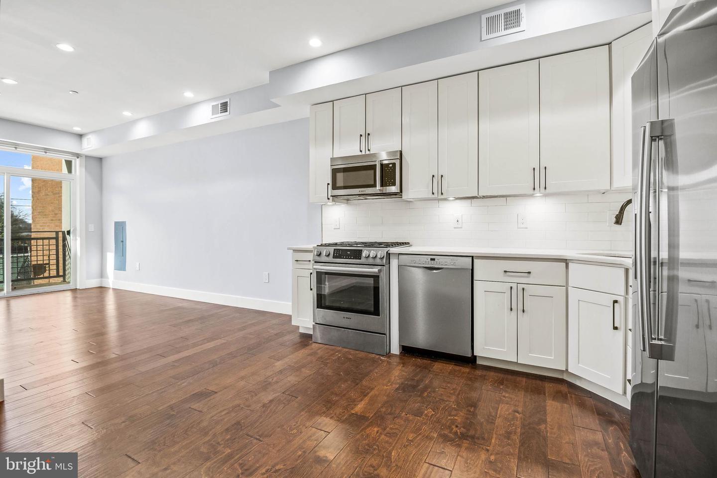 Kitchen - 1101 Fern St NW