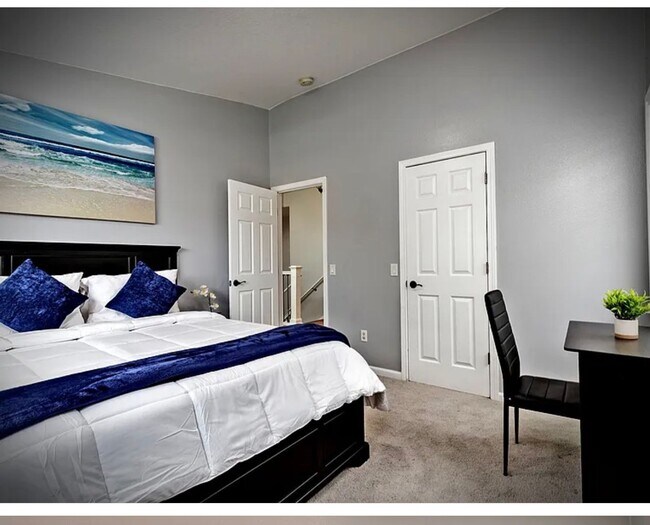 Building Photo - * FULLY FURNISHED * -3 levels, 7 bedrooms , lower level apartment with separate entrance *Home ba...