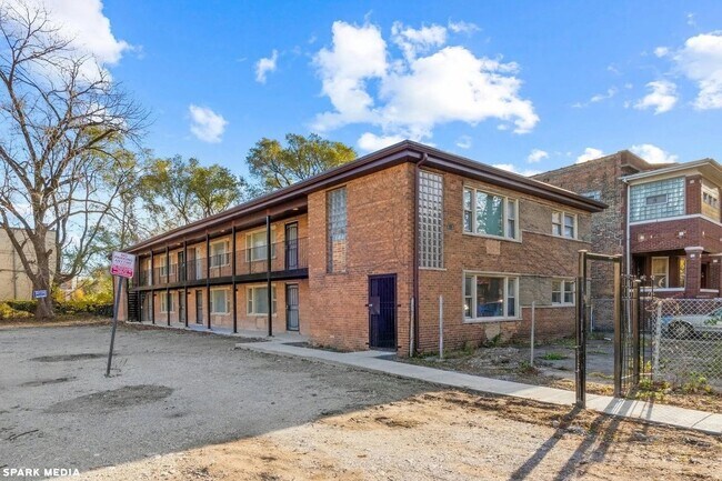 Building Photo - 7617 S Colfax Ave