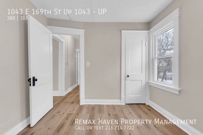 Building Photo - 1043 E 169th St