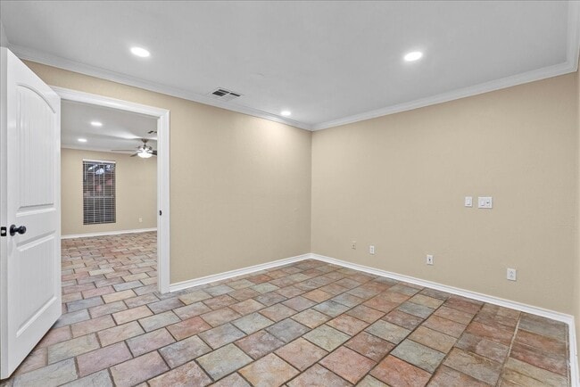 Building Photo - 114 Grand Ave