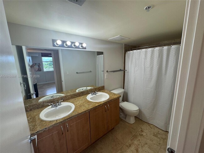 Building Photo - 1555 N Treasure Dr