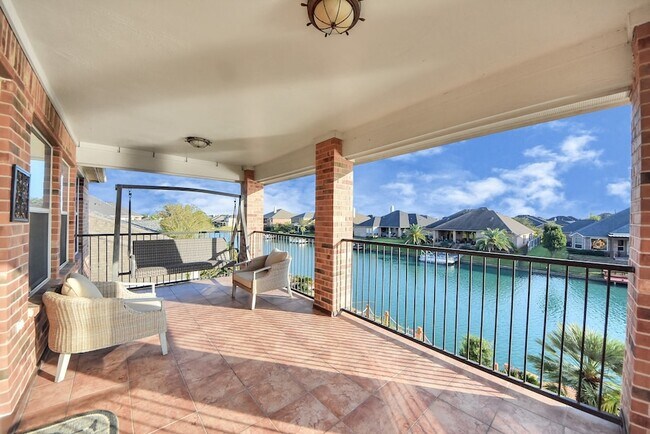 Building Photo - 17859 Camp Cove Dr