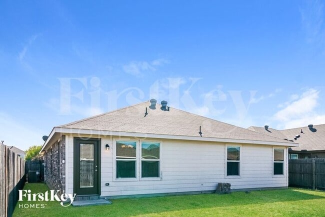 Building Photo - 2016 Cattle Creek Rd