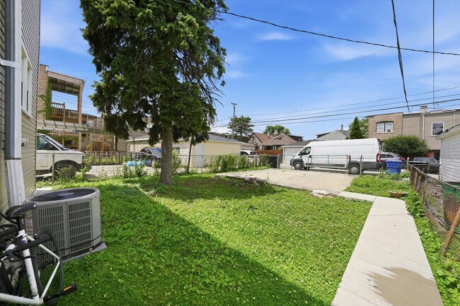Building Photo - 3244 W 62nd Pl