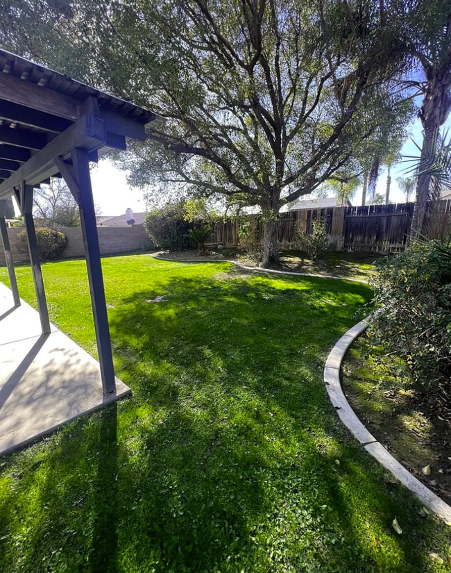 Building Photo - Beautiful Single-family home!