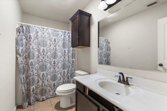 Building Photo - 3212 Oriental Ave