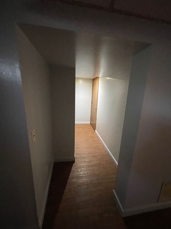 Building Photo - 525 E 47th St