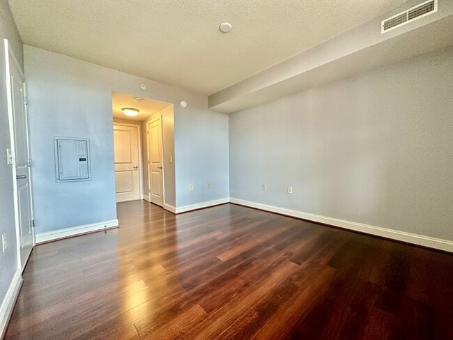 Building Photo - 11760 Sunrise Valley Dr
