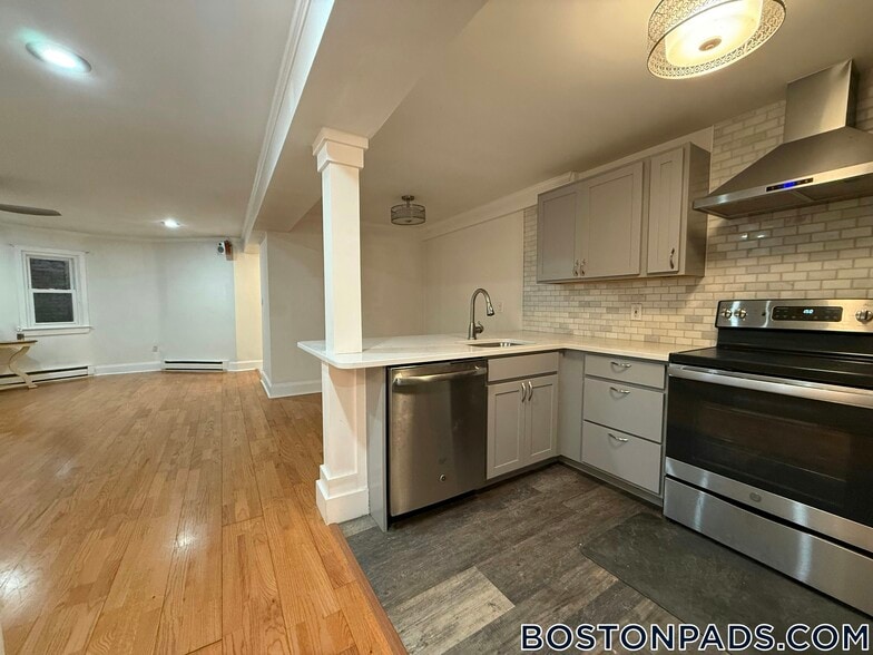 Primary Photo - 519 Columbus Ave