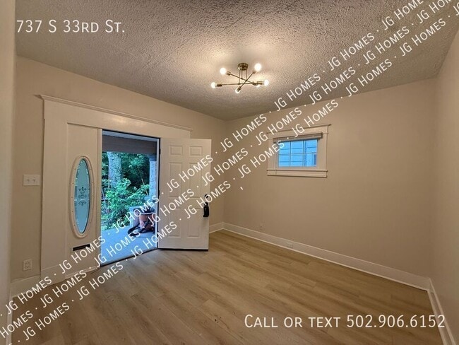 Building Photo - 737 S 33rd St