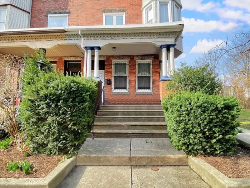 Building Photo - 920 S St Bernard St