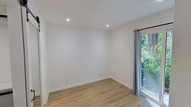 Building Photo - 1 bed/ 1 bath Condo in Goleta-Eucalyptus Grove HOA