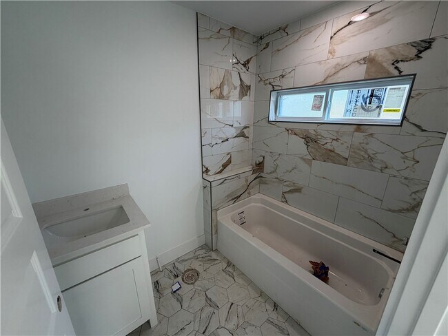 Building Photo - 2091 W Ora Dr