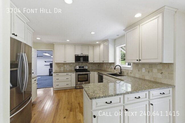 Building Photo - 3704 Font Hill Dr