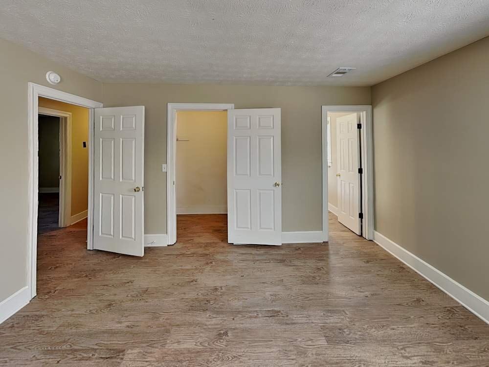 Building Photo - 1694 Webb Gin House Rd