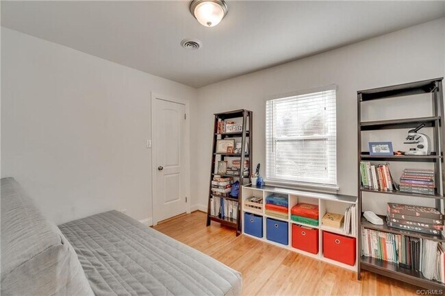 Building Photo - Sauer's Garden Gem: Lovely 3 Bedroom, 1.5 ...