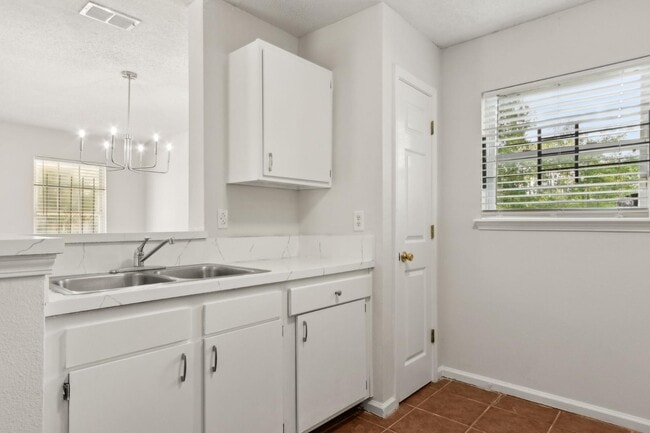 Building Photo - 3126 Penton St