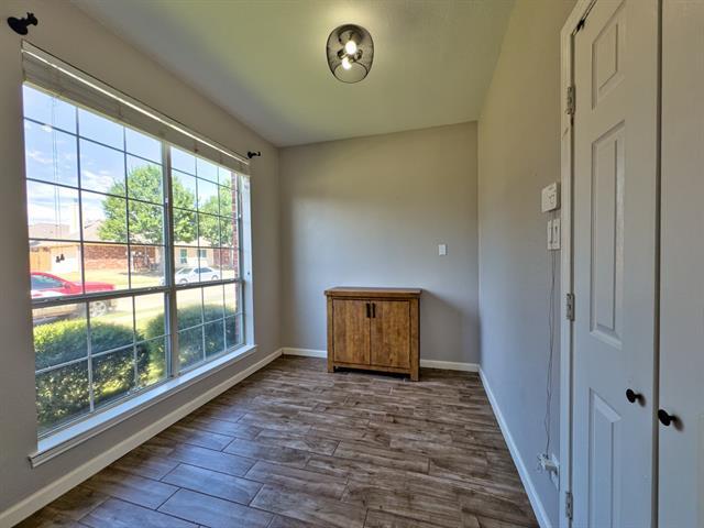 Building Photo - 1402 Stone Canyon Way