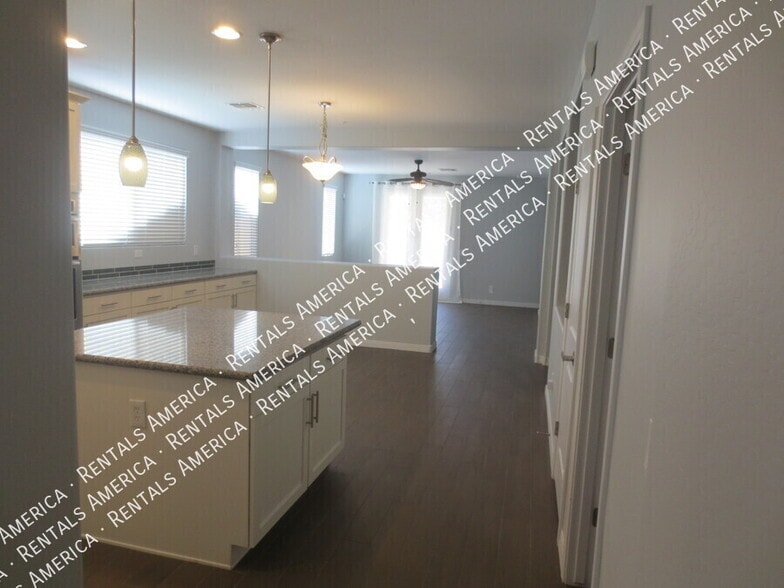 Building Photo - 3636 E Lodgepole Dr