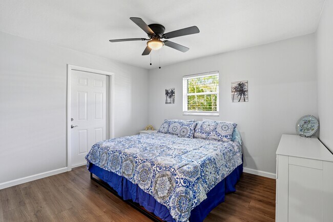 Building Photo - 4502 Parrot Ave