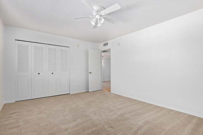 Building Photo - 2522 S Mulberry