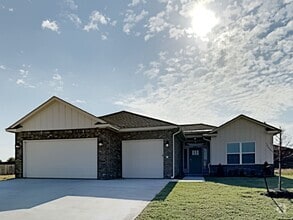 Building Photo - A Nice 3 Bedroom 2.5 Bathroom Custom Home ...
