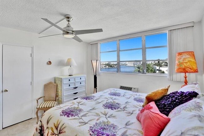 Building Photo - 101 N Birch Rd