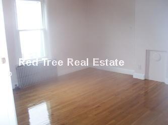 Building Photo - 686 Parker St