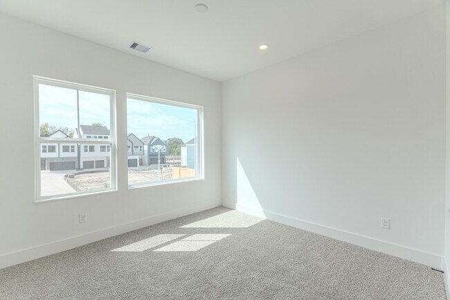 Building Photo - 7628 Inwood Hls Ln