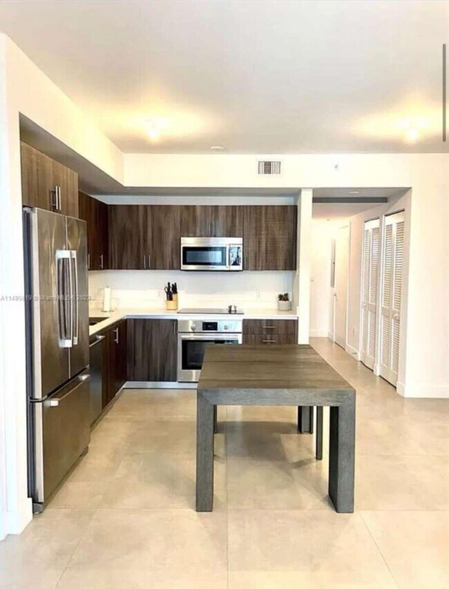 Building Photo - 488 NE 18th St