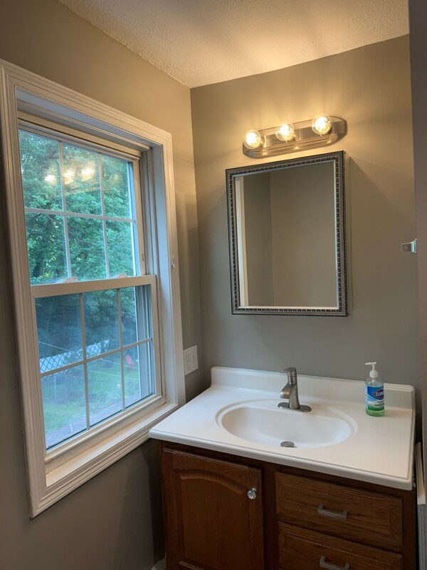 Building Photo - 38 S Gates Ave