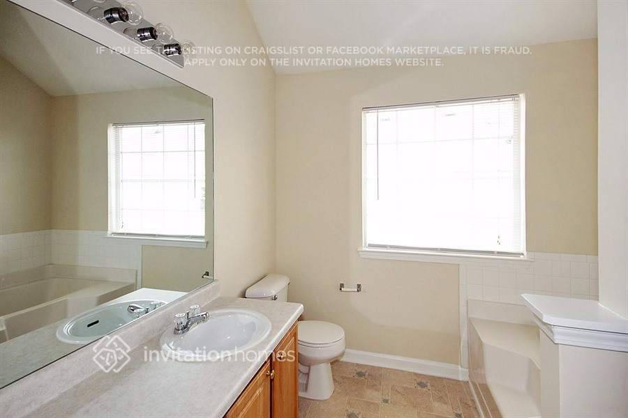 Building Photo - 130 Desota Dr