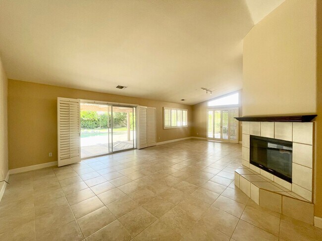 Building Photo - COMING SOON!!! GORGEOUS 3 Bedroom/2.5 Bathroom POOL Home Oasis Awaits in Regency Estates!!